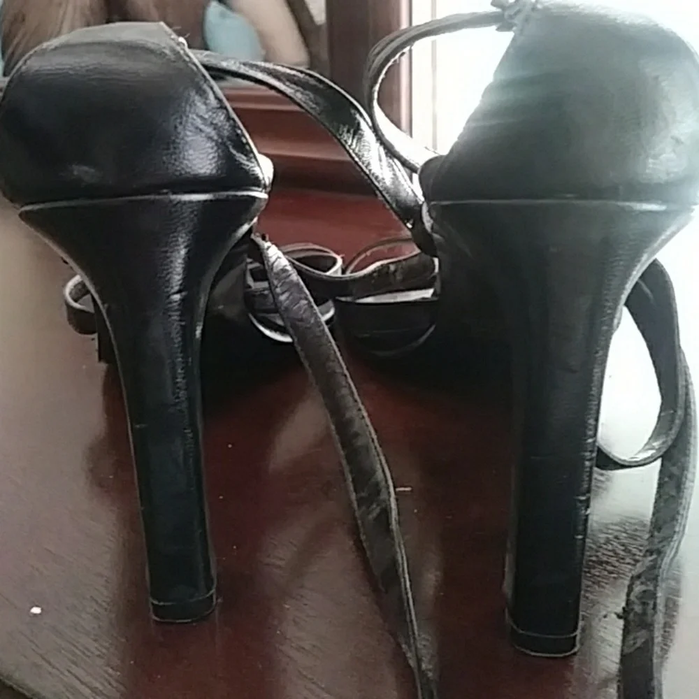 Black nine west 8.5 heels